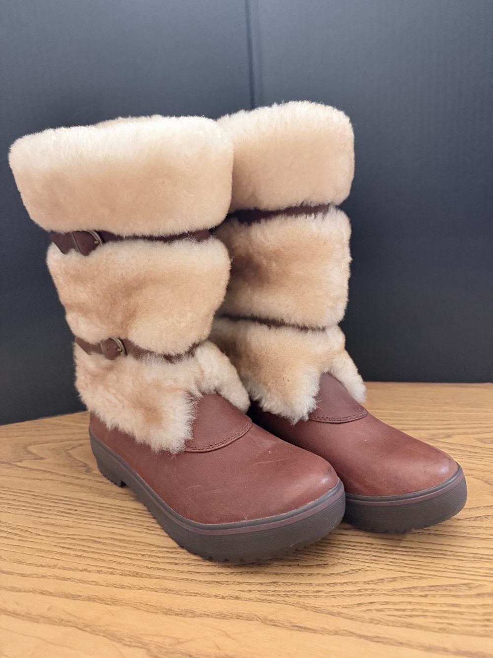 UGG BOOTS